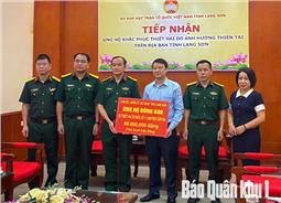 Bộ CHQS tỉnh Lạng Sơn trao 80 triệu đồng hỗ trợ khắc phục hậu quả sau bão số 11